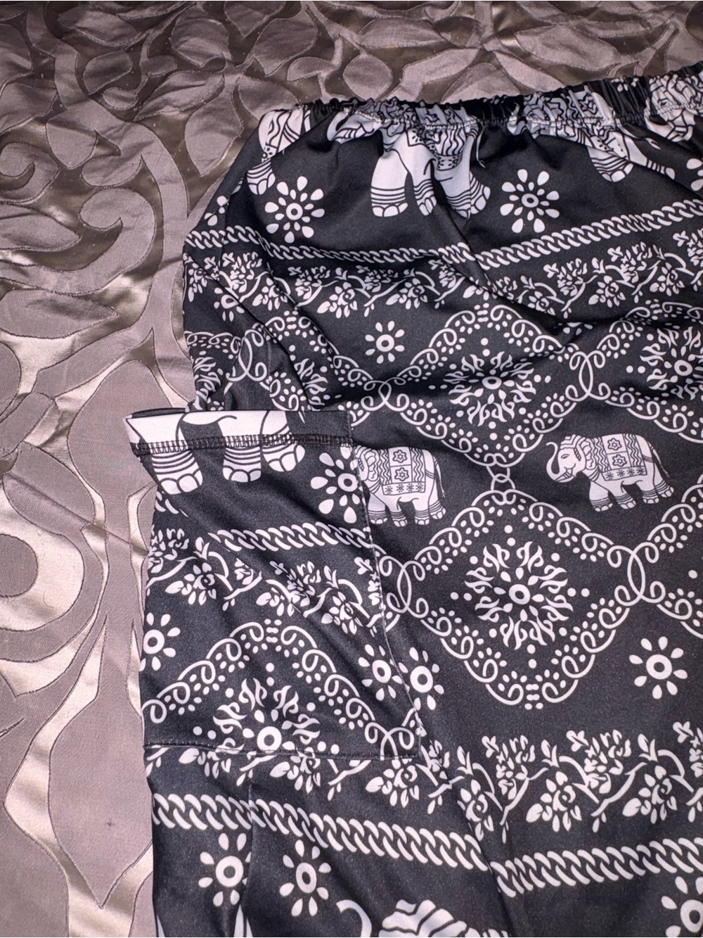 Amazon 2X Black and White Elephant Print Yoga Harem Jogger Pants elastic waist - Picture 4 of 6